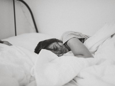 sleep breathing disorders - woman in bed